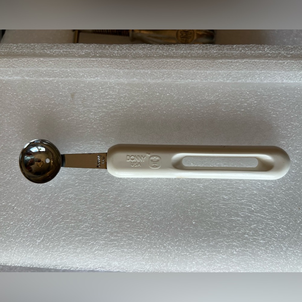 Bonny USA Melon Scooper Utensil